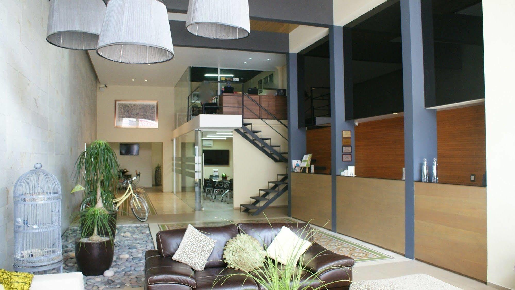 El Hotel Business Class - Zamora Centro Esterno foto